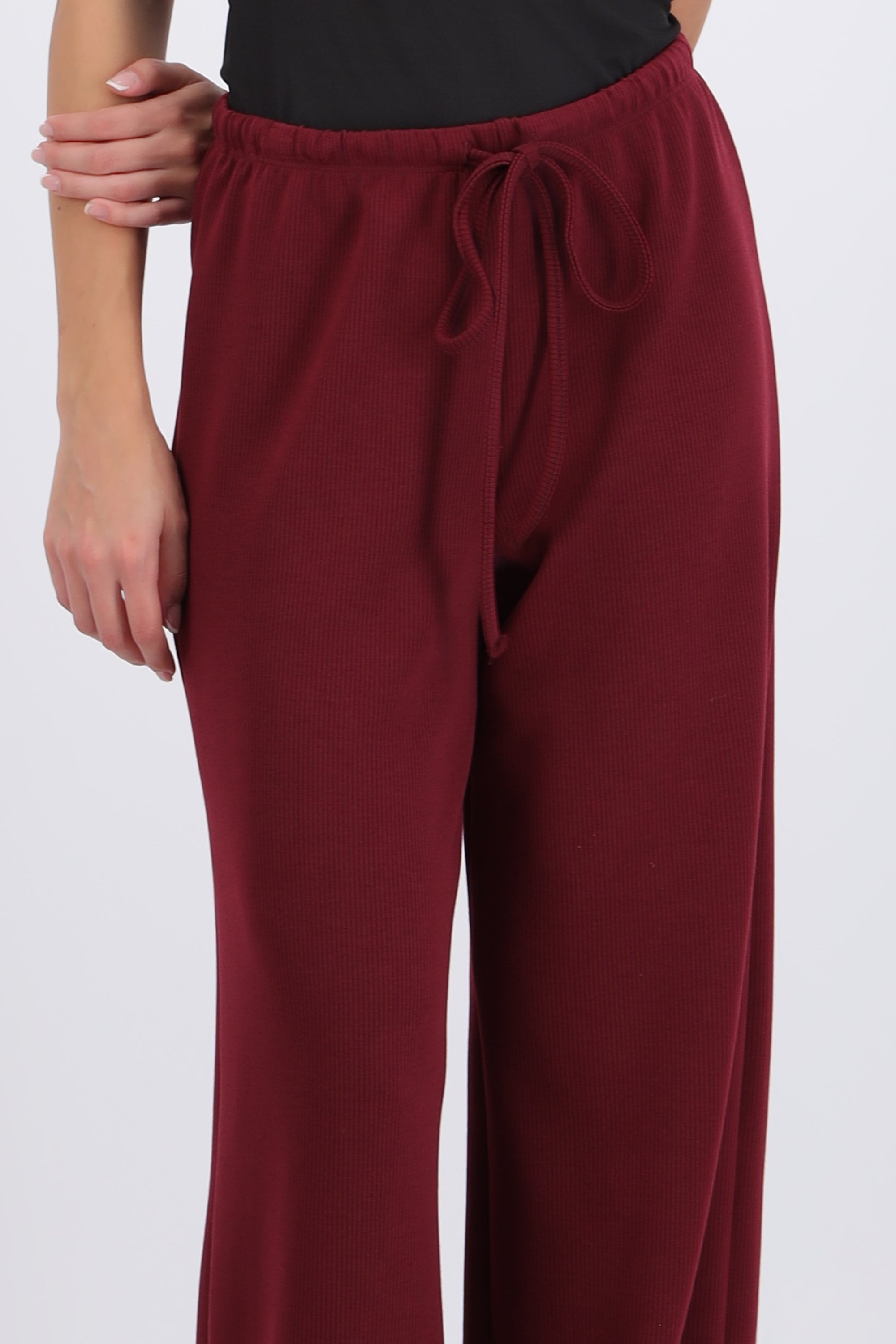 Pantalón amplio detalle jareta