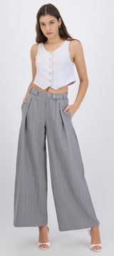 Pantalón rayas detalle pretina botones