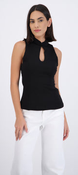 Top escote gota con alamar
