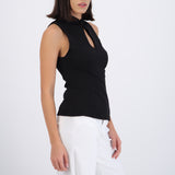 Top escote gota con alamar