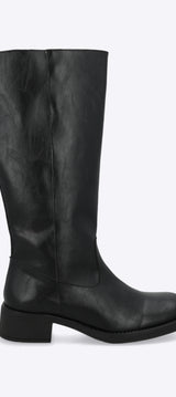 Bota alta lisa punta cuadrada
