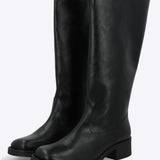 Bota alta lisa punta cuadrada