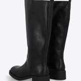 Bota alta lisa punta cuadrada