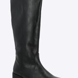 Bota alta lisa punta cuadrada