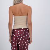 Top bandeau fruncido con aberturas