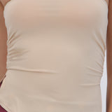 Top bandeau fruncido con aberturas