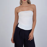 Top bandeau fruncido con aberturas