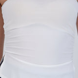 Top bandeau fruncido con aberturas