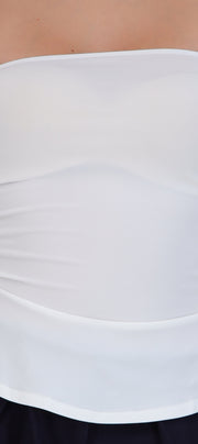 Top bandeau fruncido con aberturas