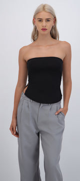 Top bandeau fruncido con aberturas