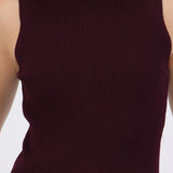 Top tejido sin manga cuello alto