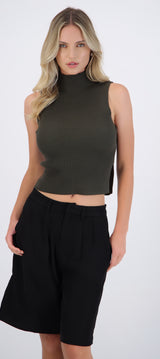 Top tejido sin manga cuello alto