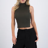 Top tejido sin manga cuello alto