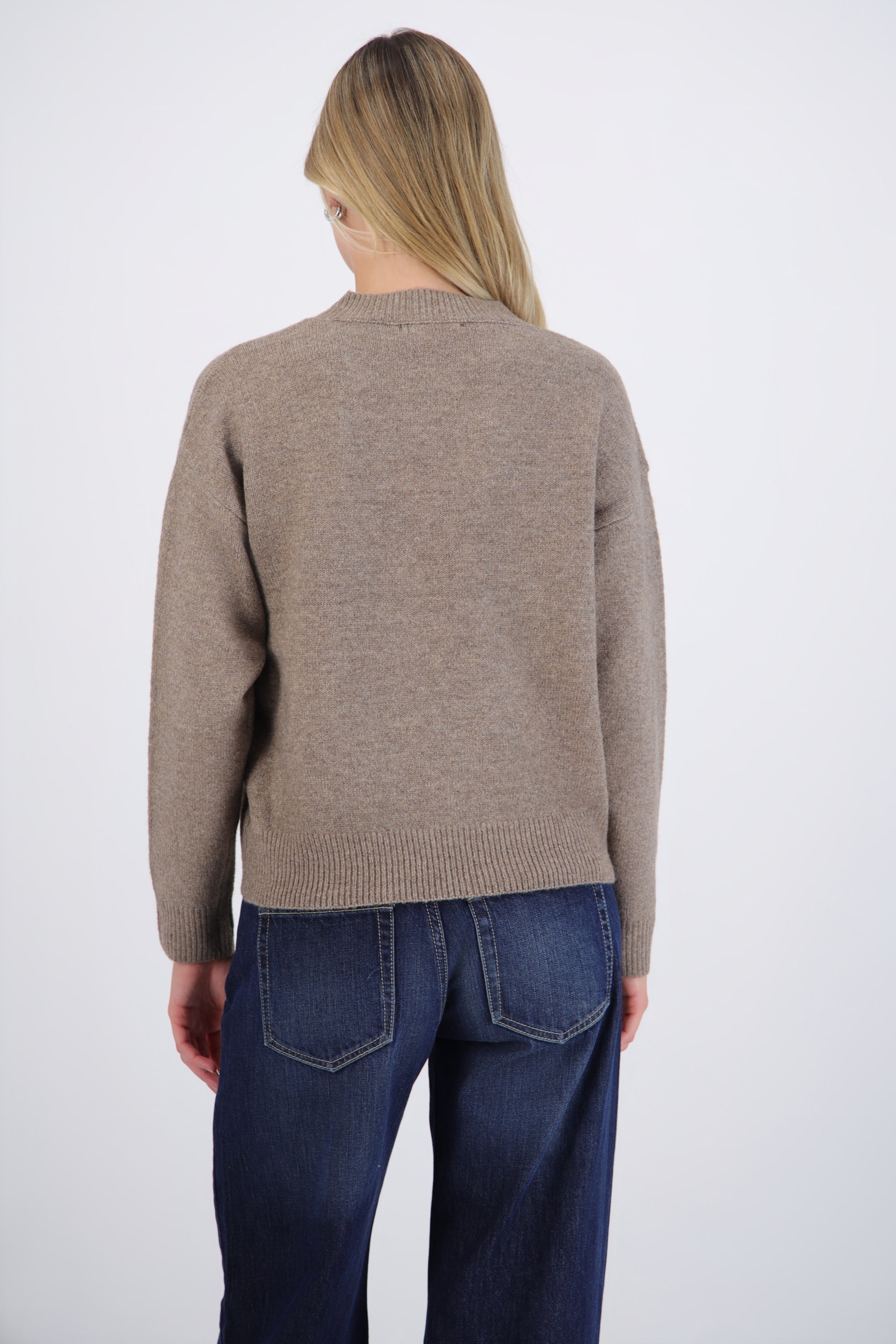 Suéter cuello redondo textura suave