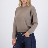 Suéter cuello redondo textura suave