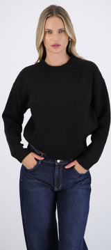 Suéter cuello redondo textura suave