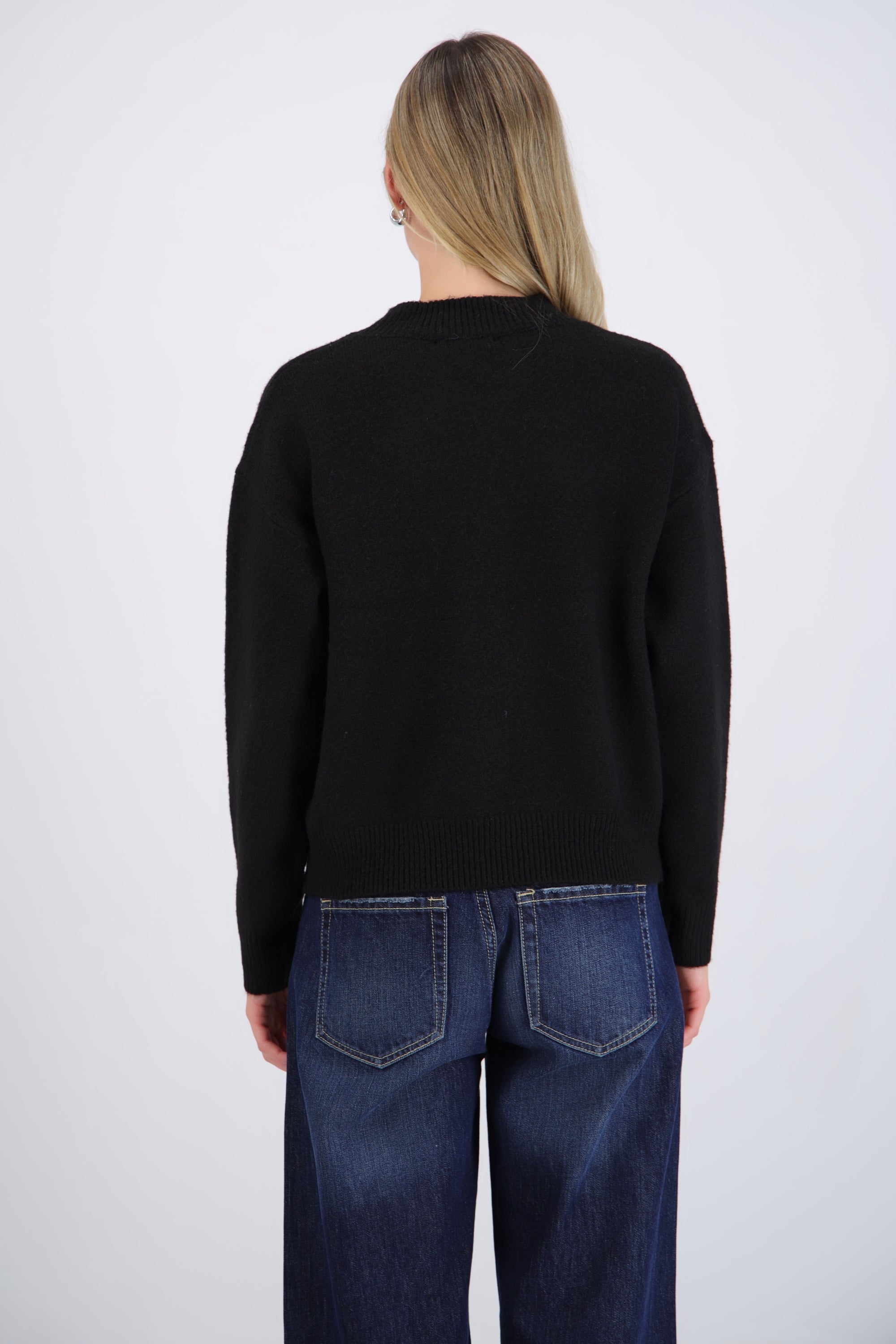 Suéter cuello redondo textura suave