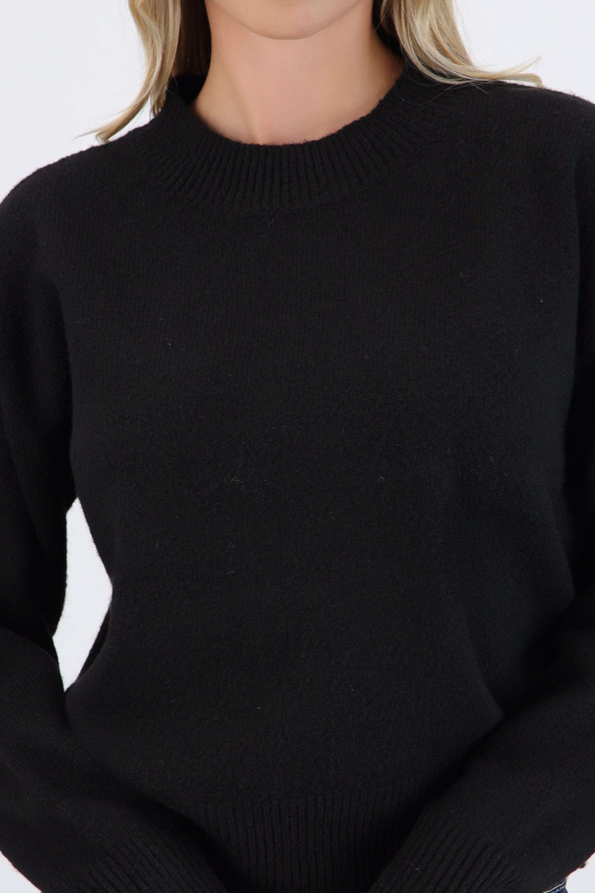Suéter cuello redondo textura suave