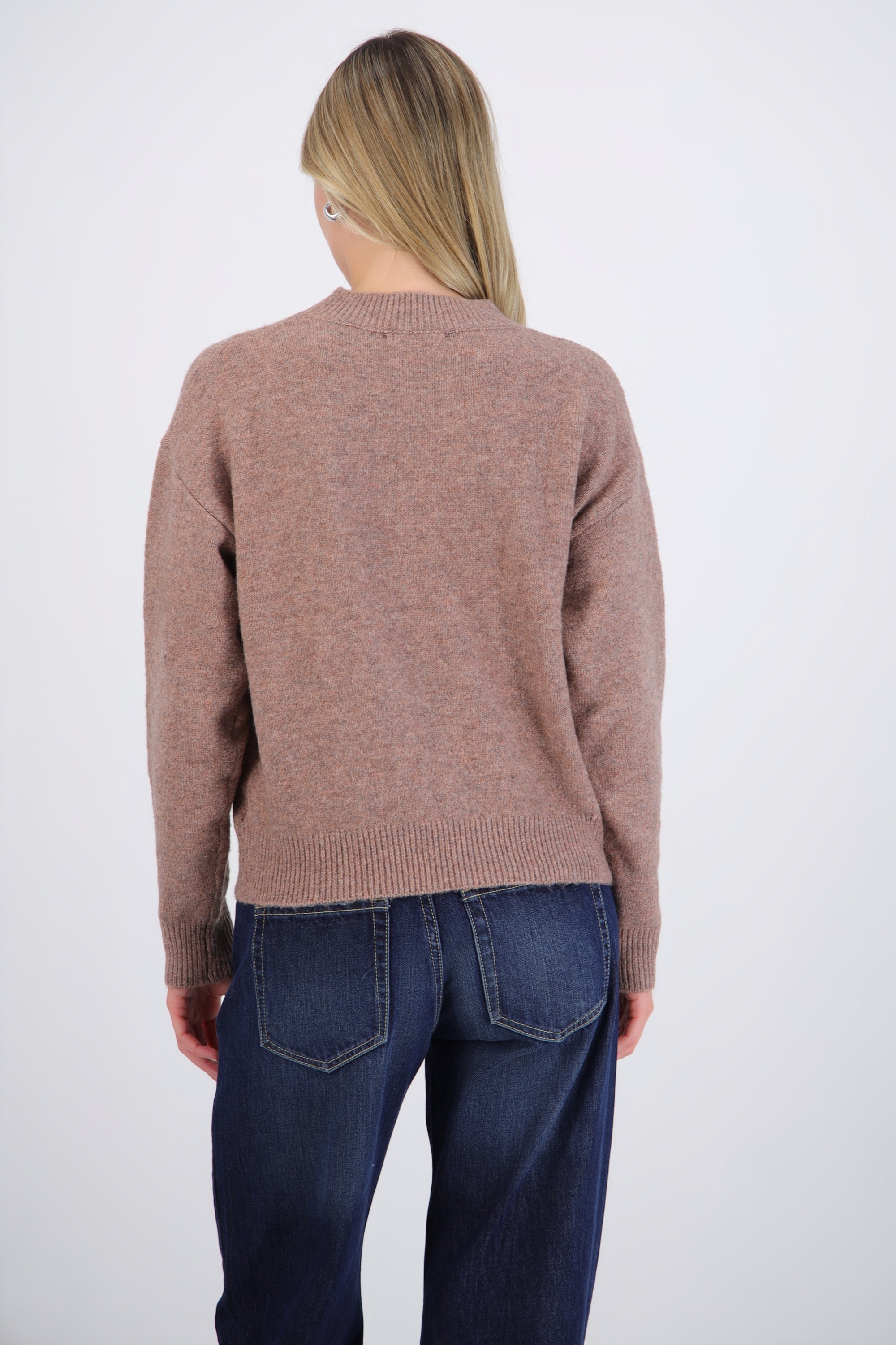 Suéter cuello redondo textura suave