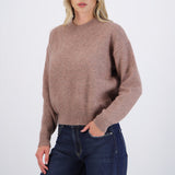 Suéter cuello redondo textura suave