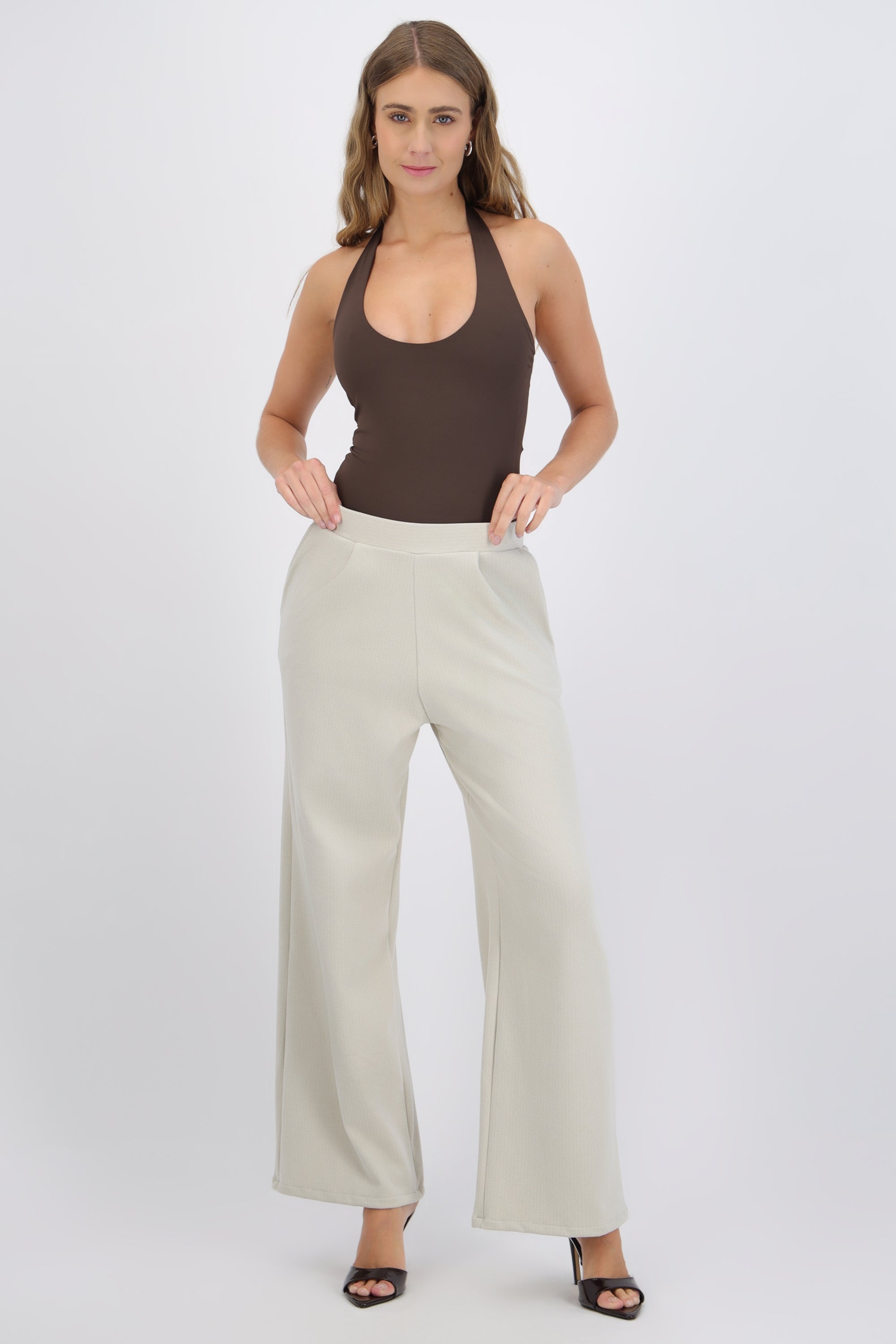 Pantalón pinzas amplio