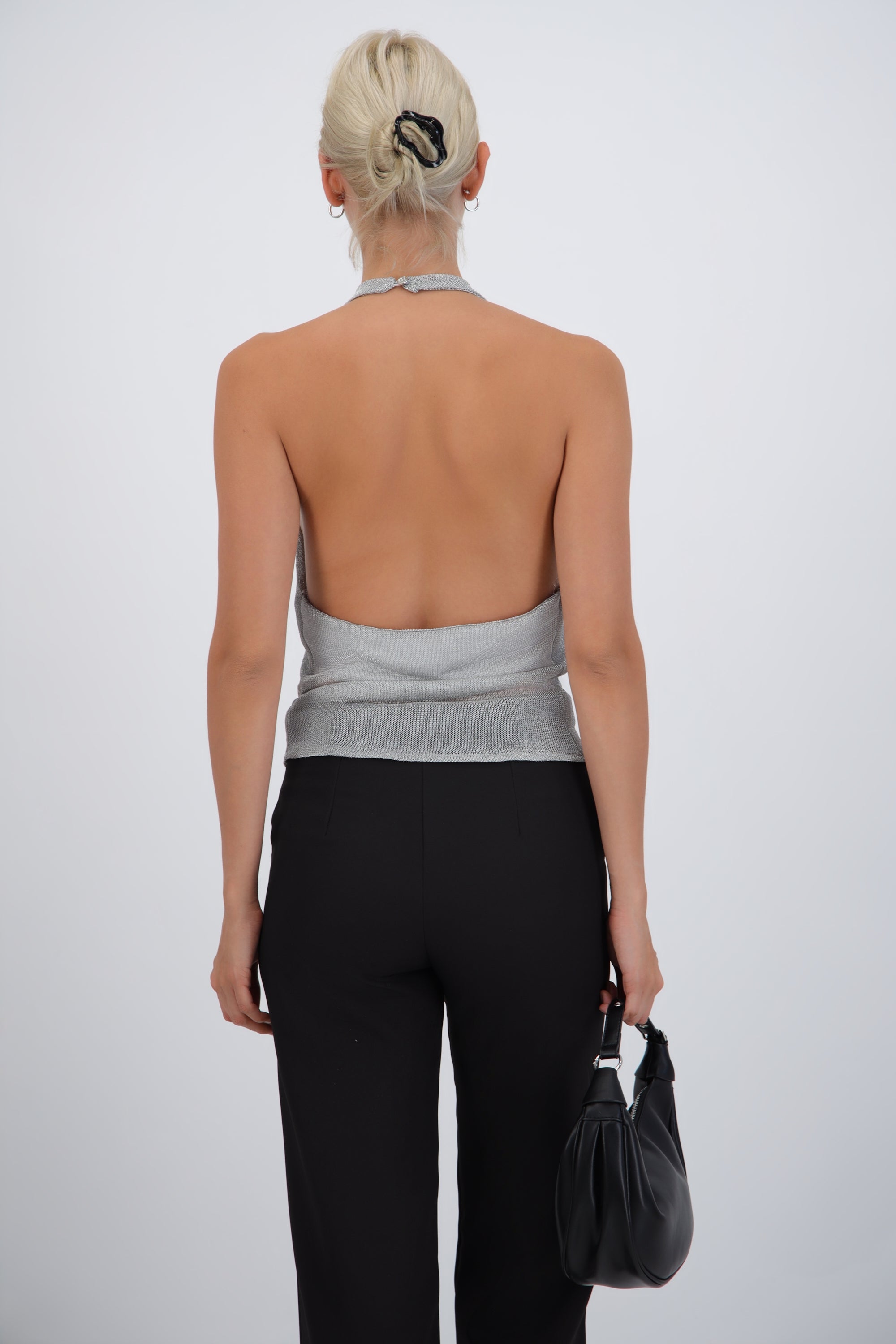 Top halter cuello cascada metálico