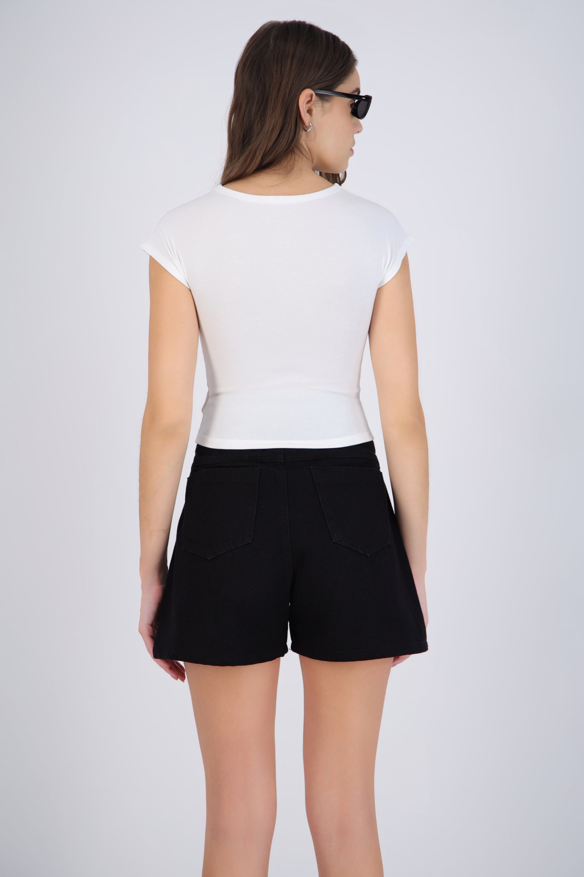 Top liso crop manga corta