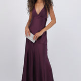 Vestido maxi satín escote v detalle corte