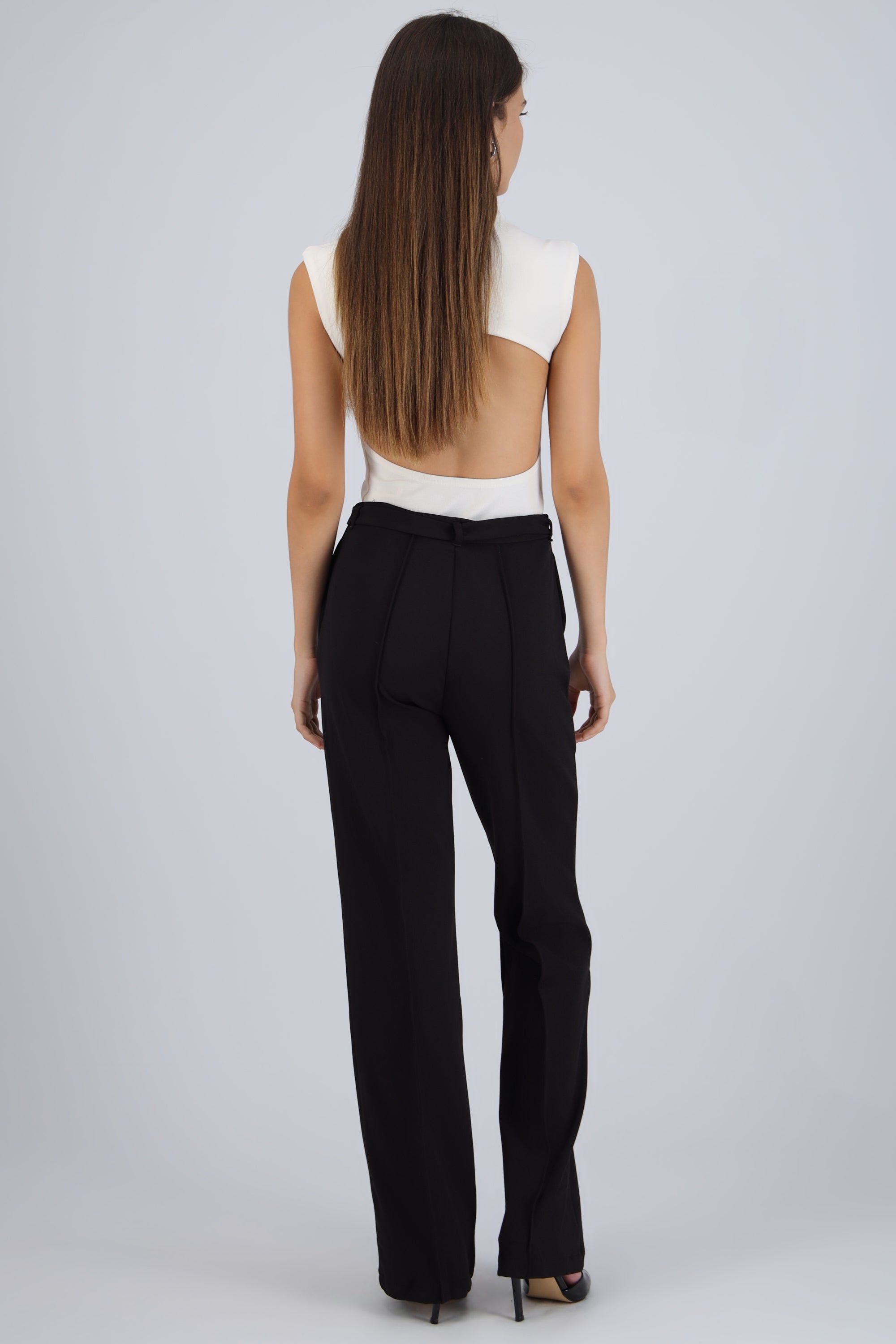 Pantalón con cinturón