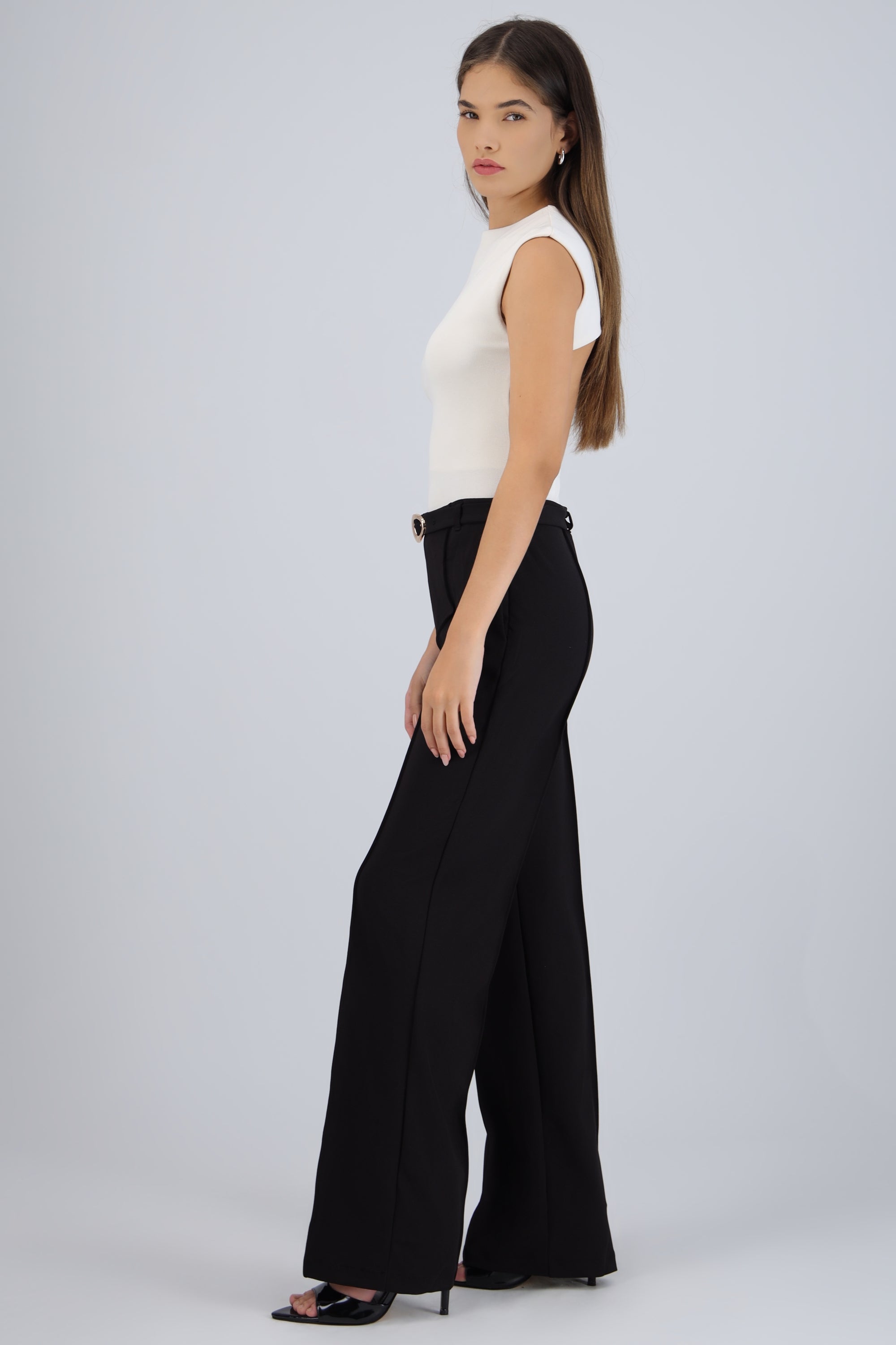 Pantalón con cinturón