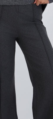 Pantalón detalle costura