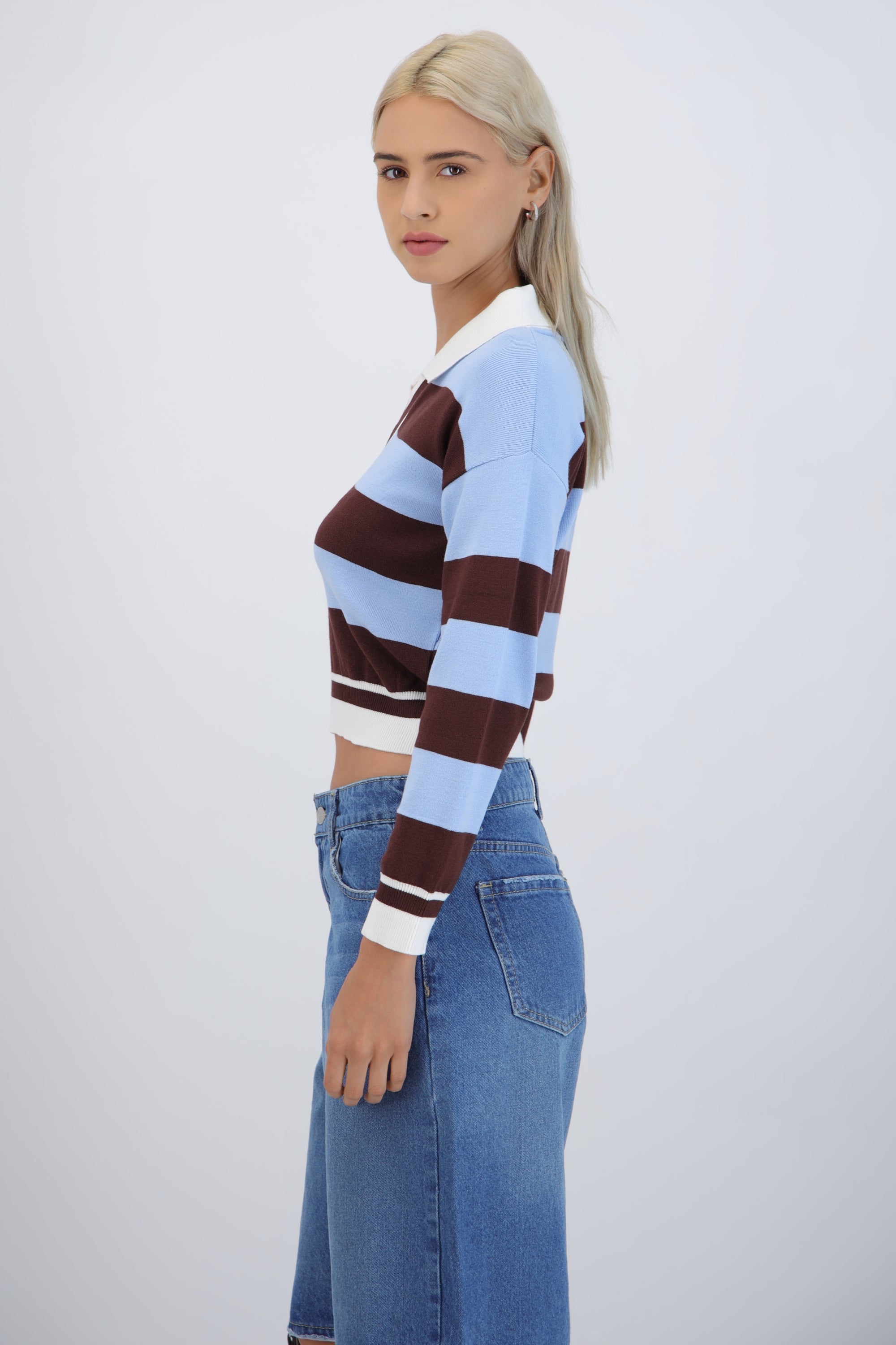 Suéter cuello polo doble rayas