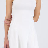 Vestido mini cuello halter detalle cortes