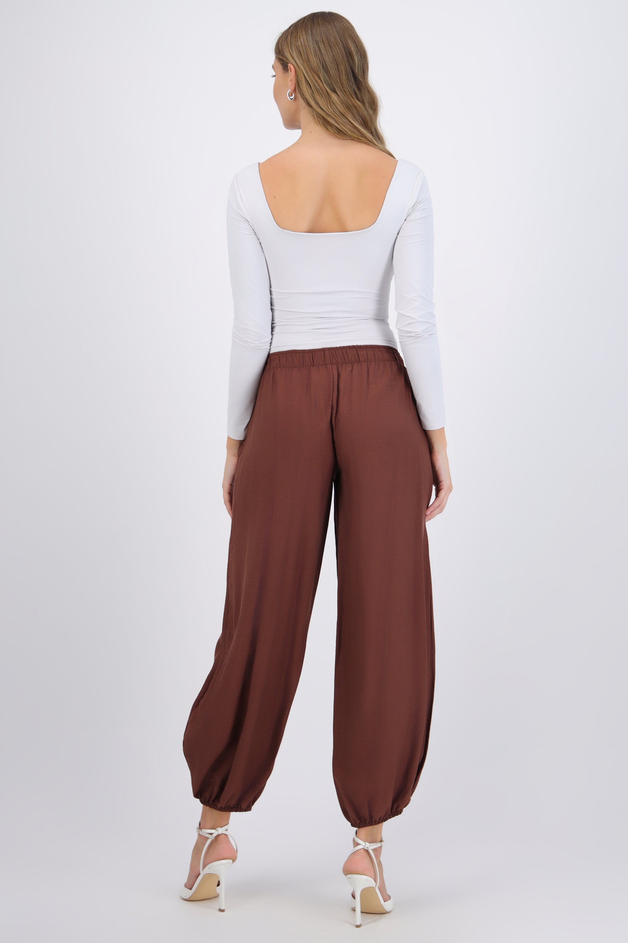 Pantalón detalle globo liso