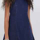 Vestido mini detalles cortes denim