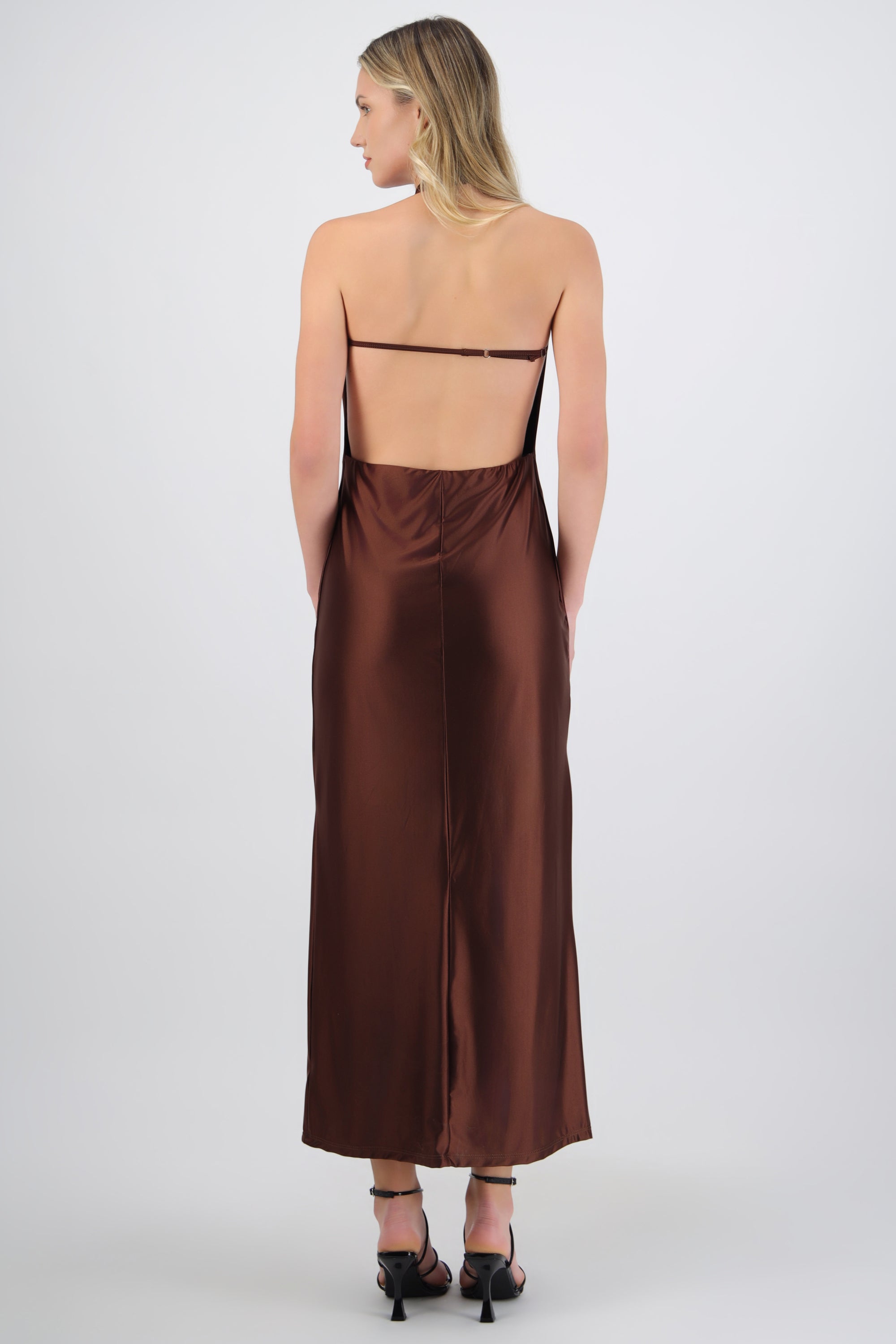 Vestido maxi escote cascada profundo