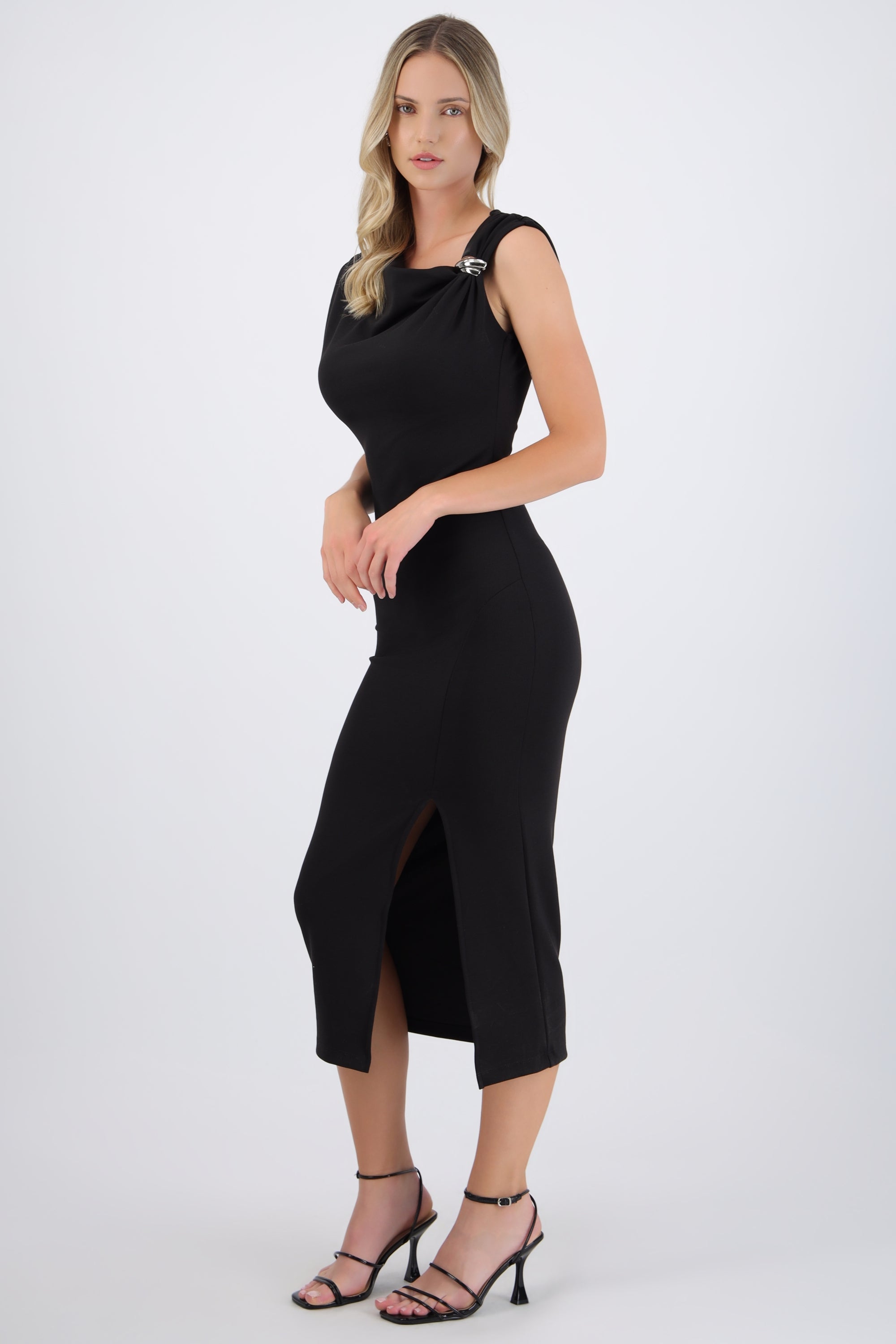 Vestido rib asimetrico detalle metalico