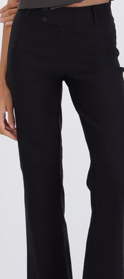 Pantalón bootcut pretina dos botones