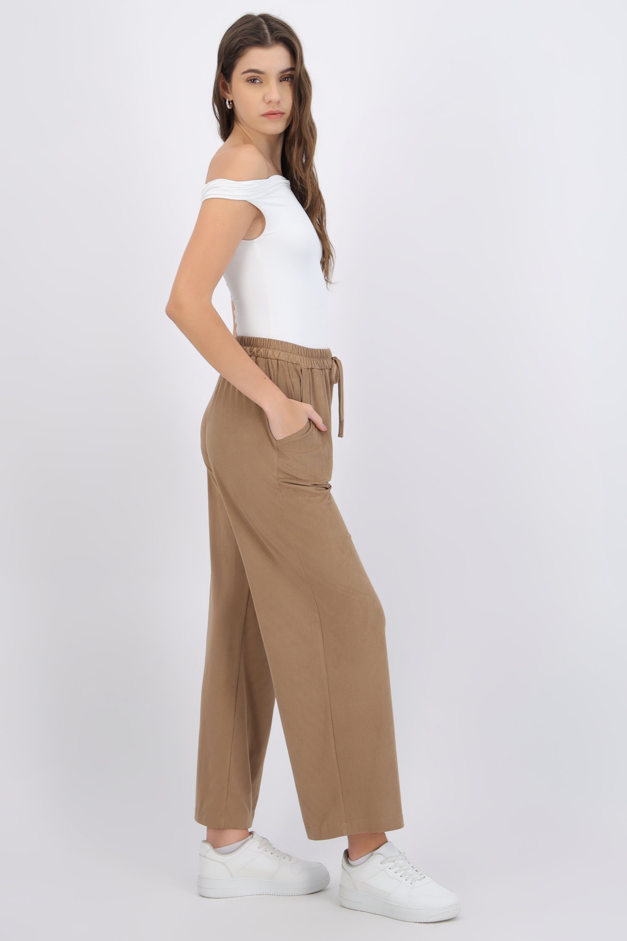 Pantalón liso suede detalle jareta