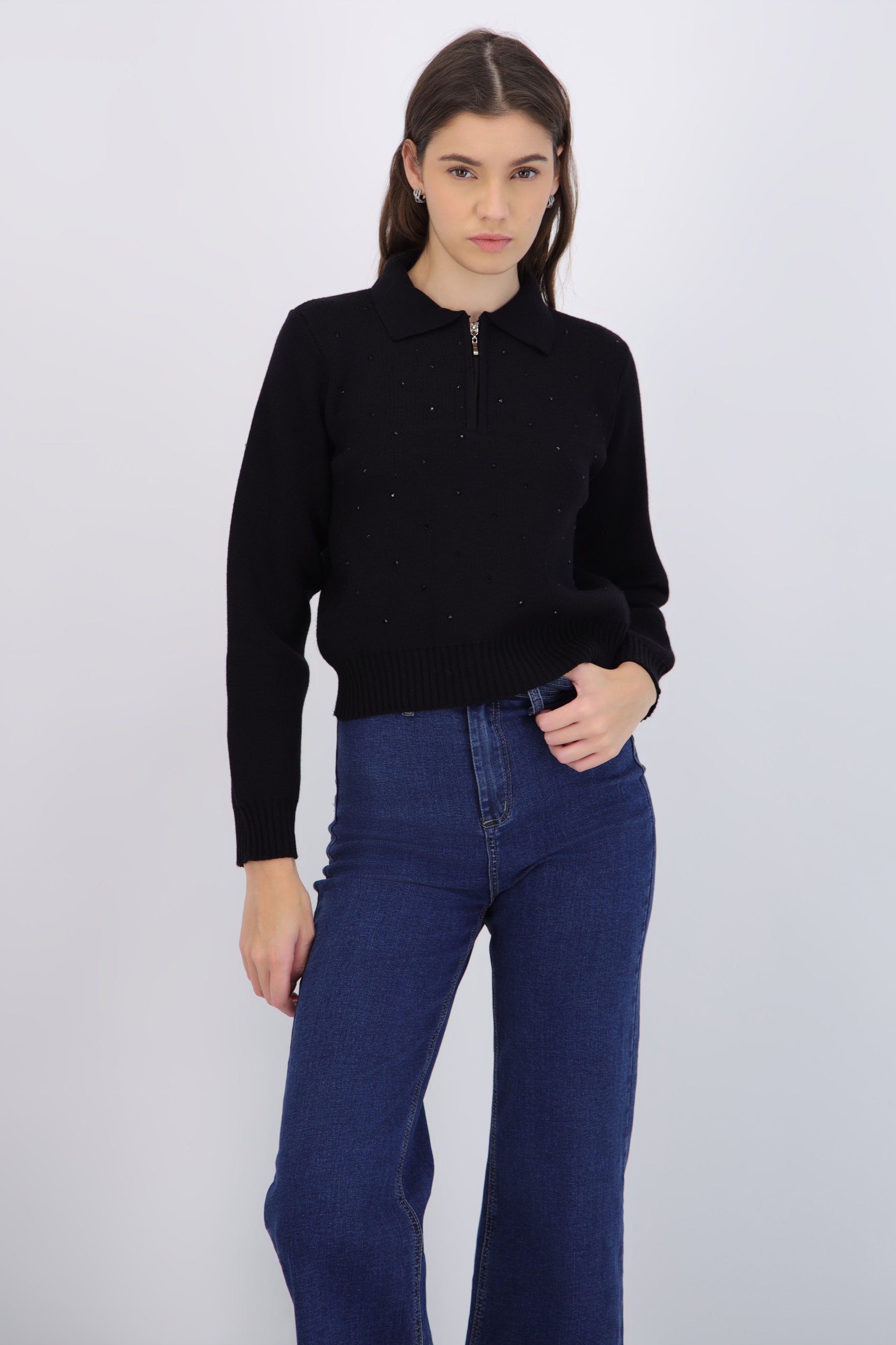 Suéter cuello polo brillos