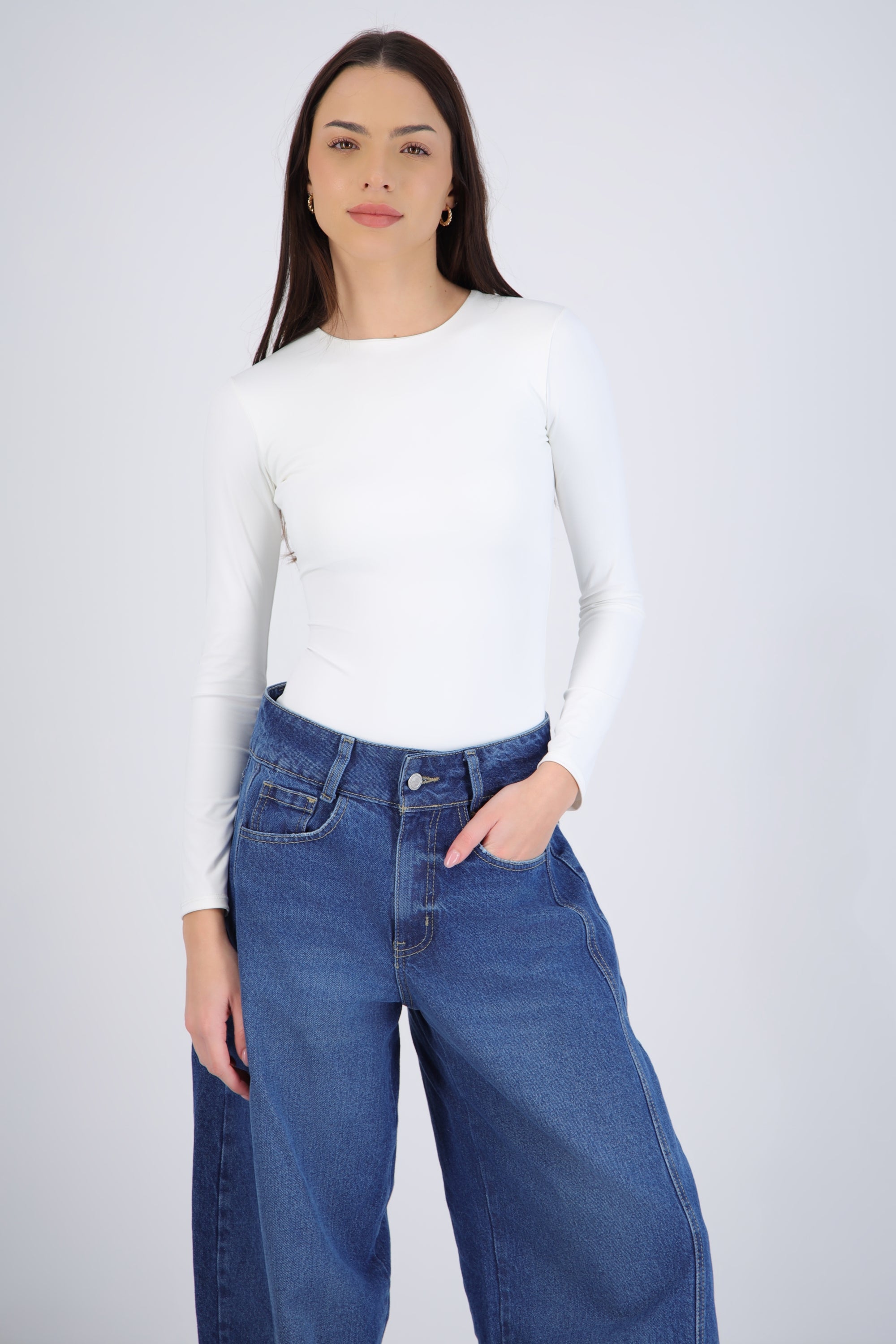 Body escote scoop manga larga