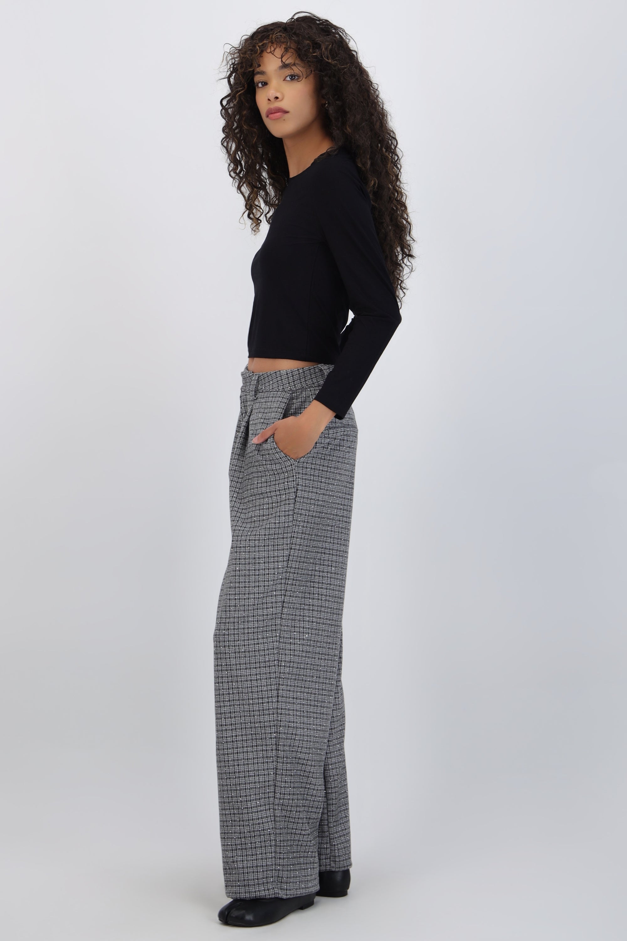 Pantalón suave detalle brillos
