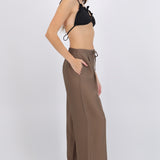 Pantalón ligero detalle pinzas con resorte