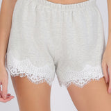 Short con encaje