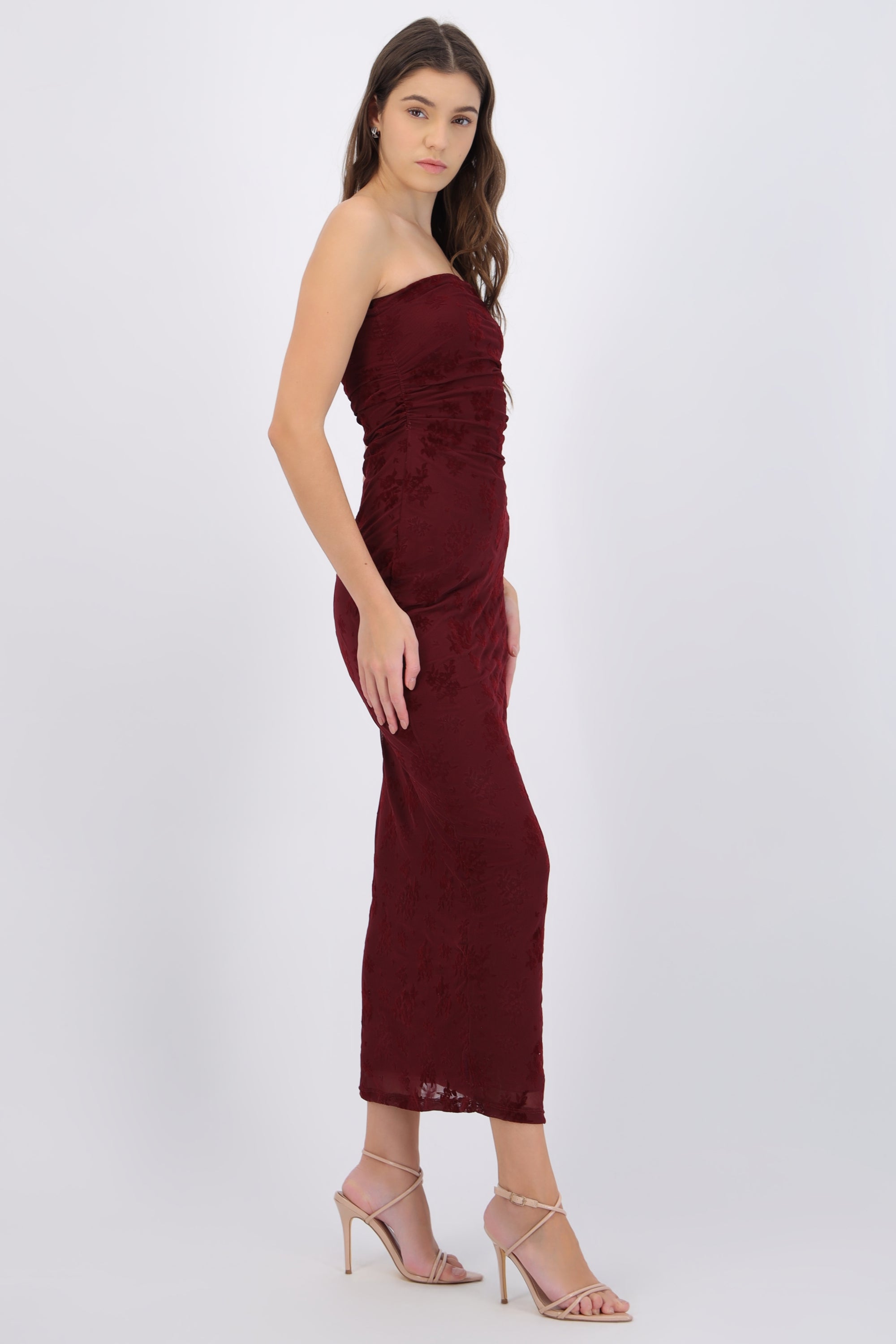 Vestido maxi detalle drapeado mesh flok