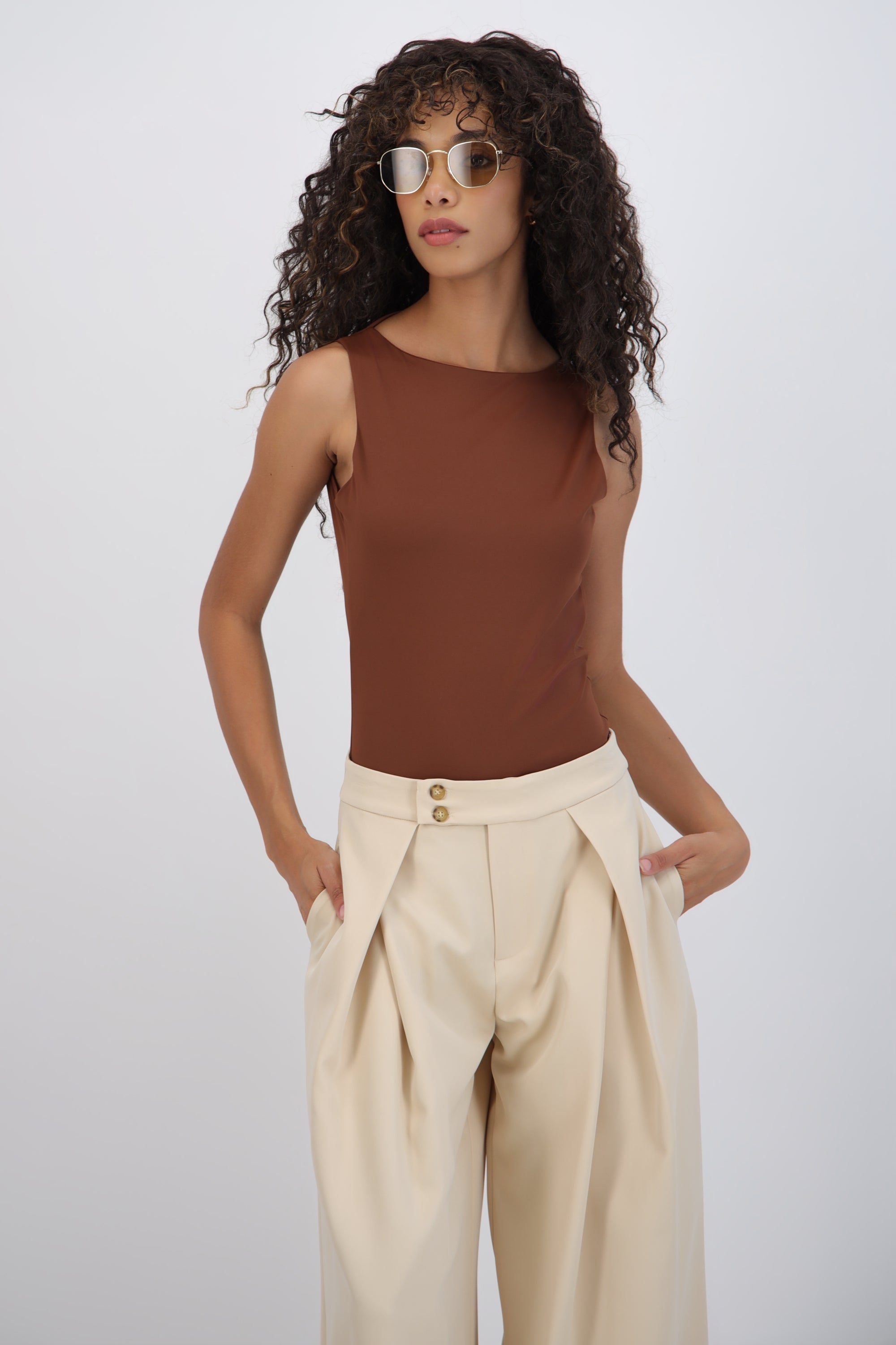 Bodysuit cuello redondo sin manga