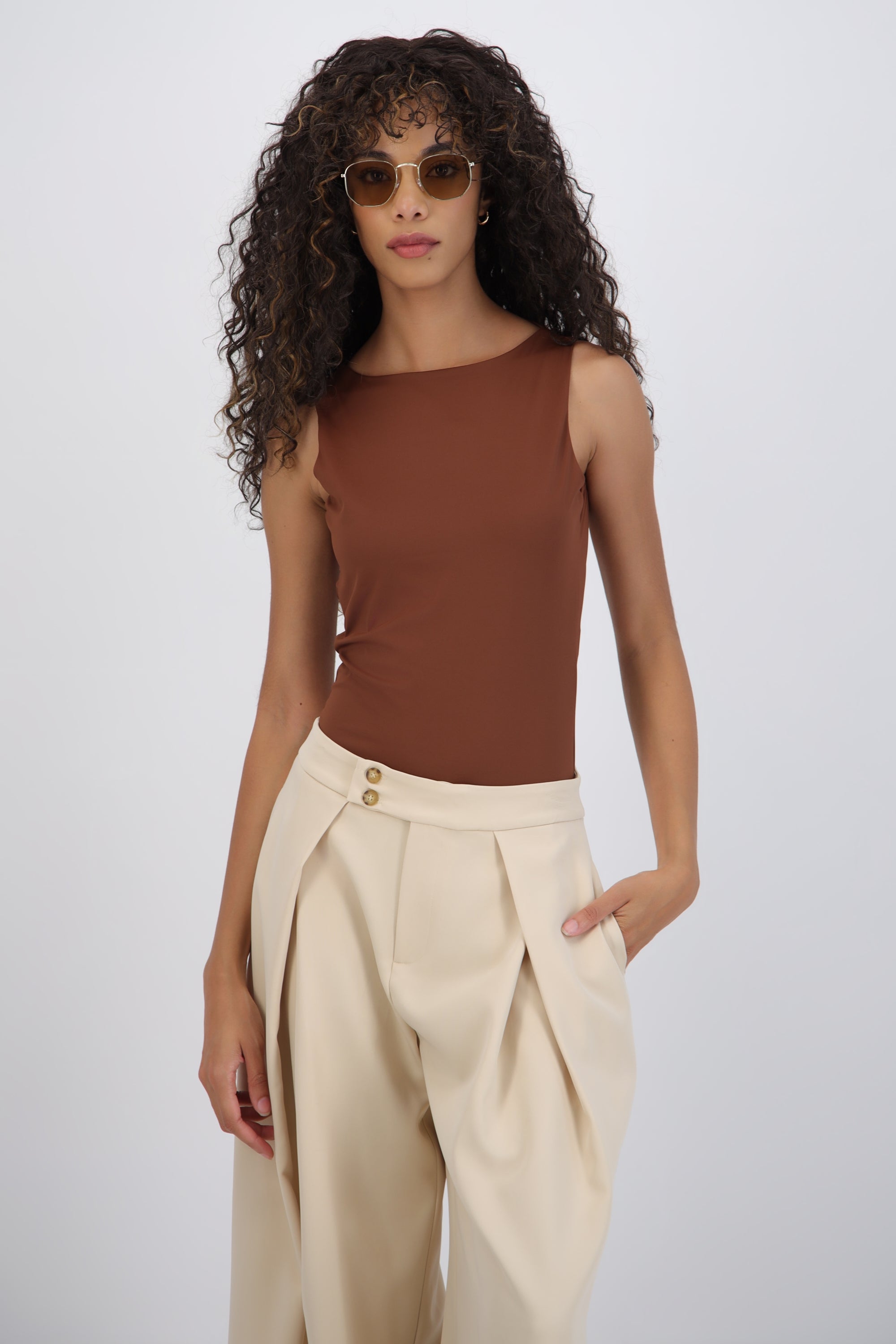 Bodysuit cuello redondo sin manga