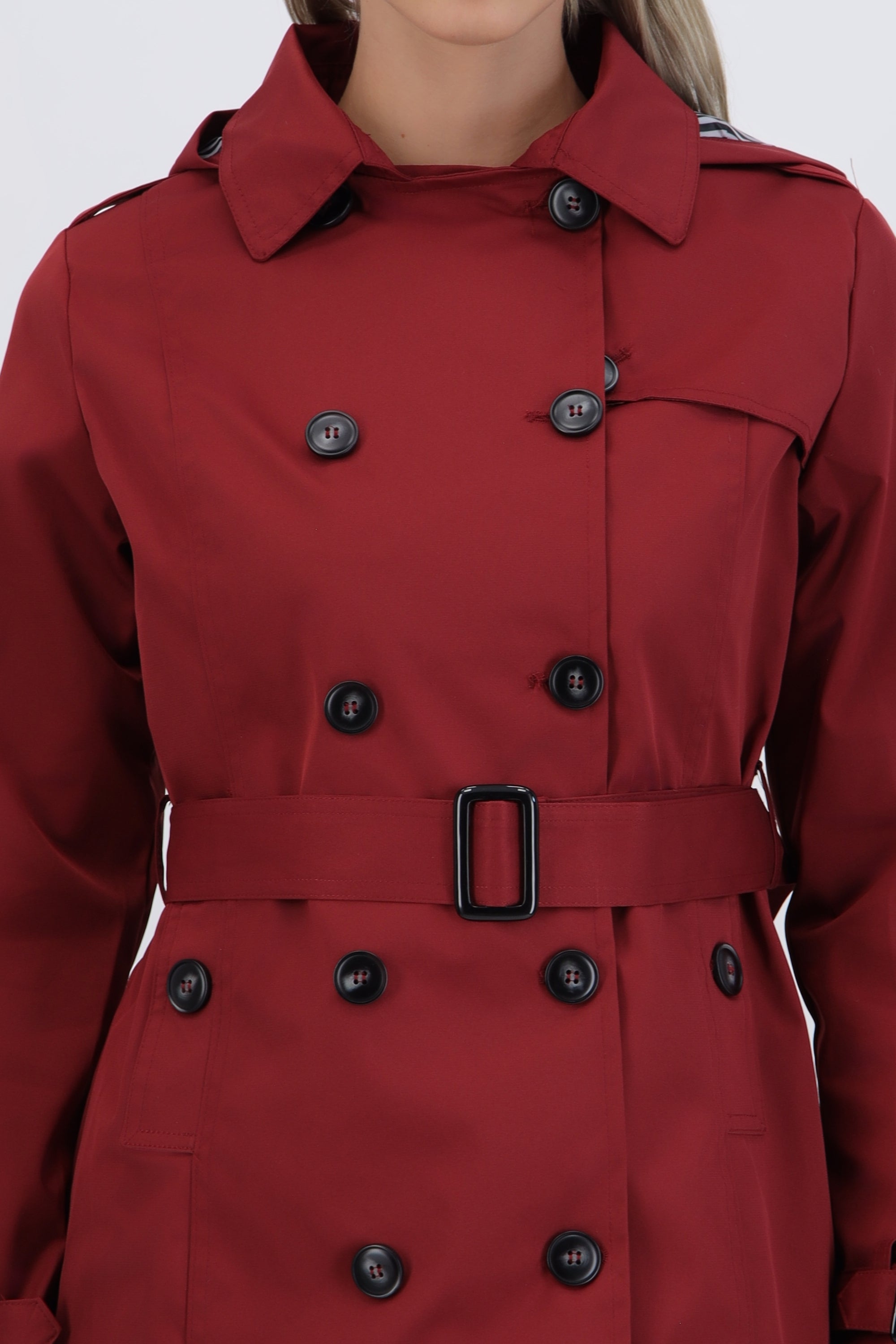 TRench con botones detalle lineas