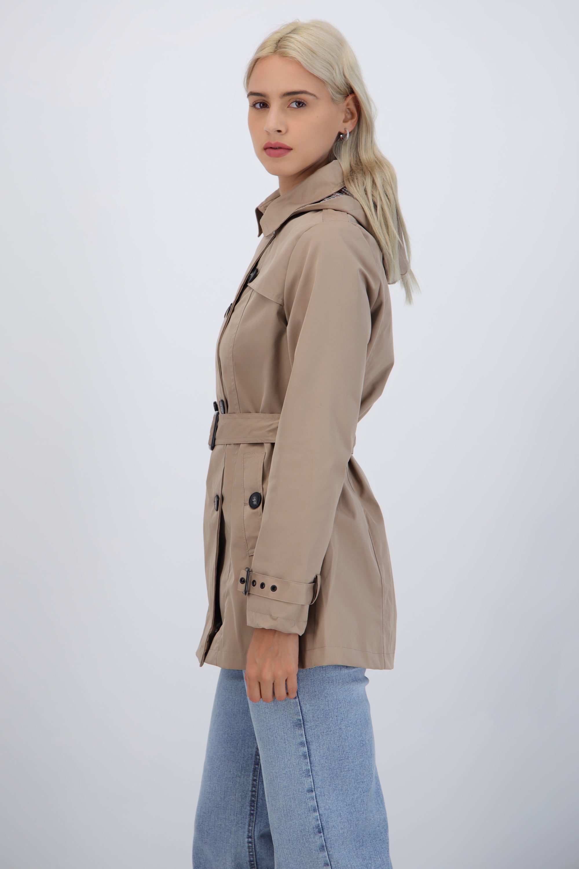 Trench con botones detalle mini cuadro