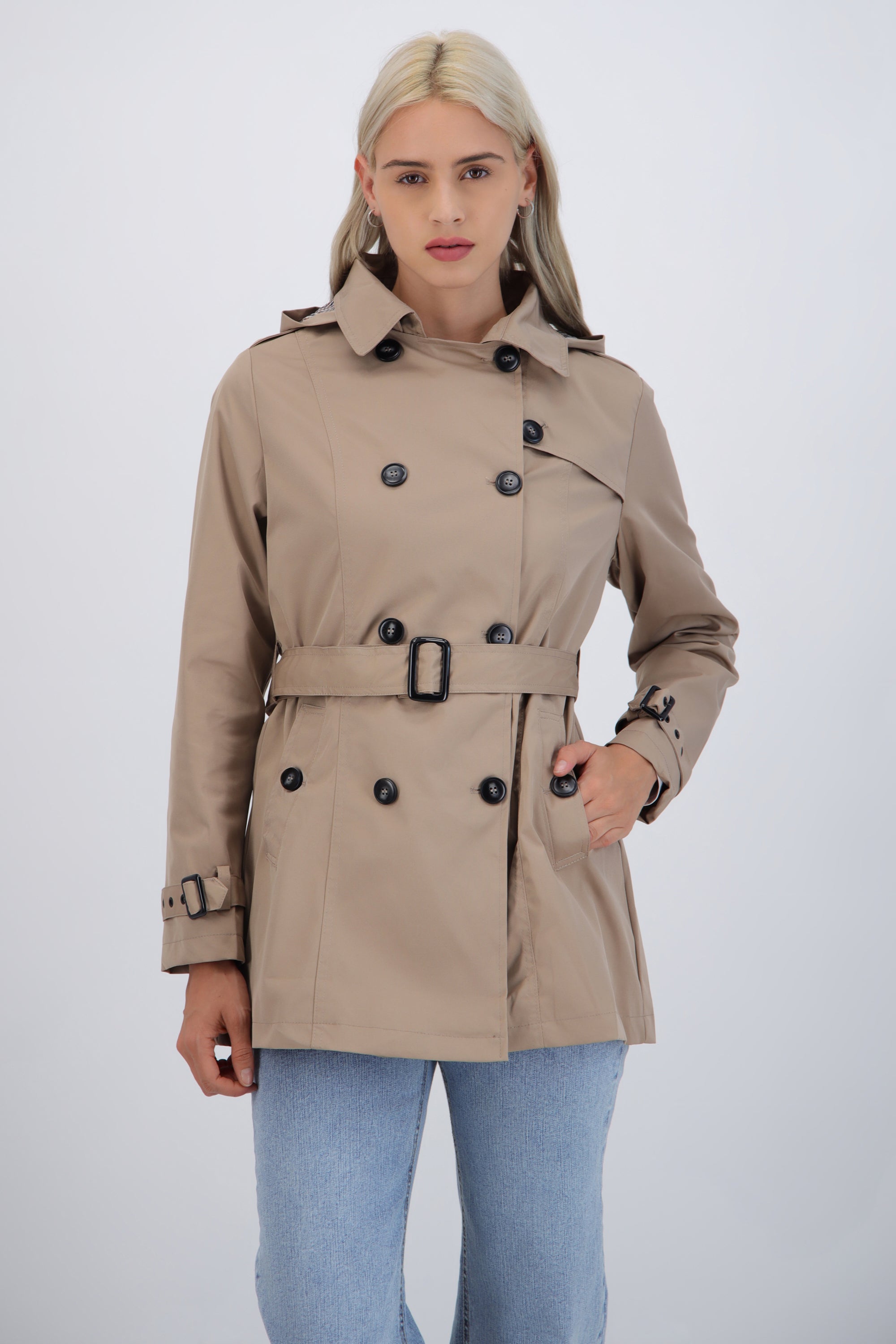 Trench con botones detalle mini cuadro